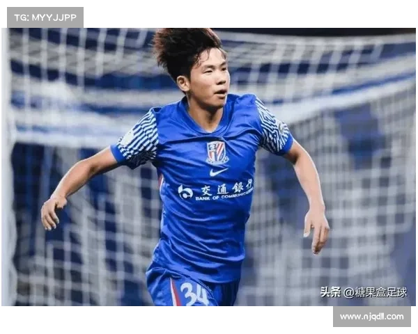 申花师徒俩现身ATP上海大师赛 斯卢茨基被转播镜头抓拍引关注